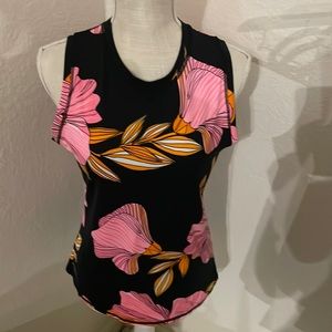 TAIL active wear woman’s floral print sleeveless top size medium